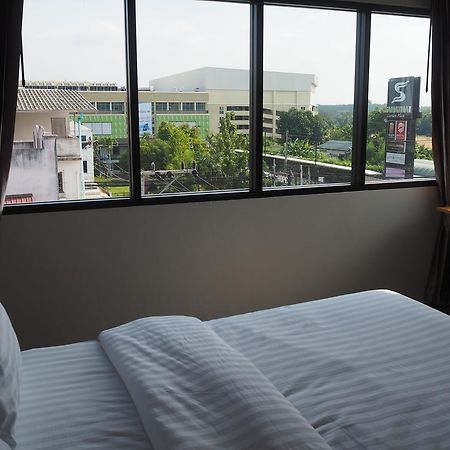 A3 Living Apartment Surat Thani Bagian luar foto